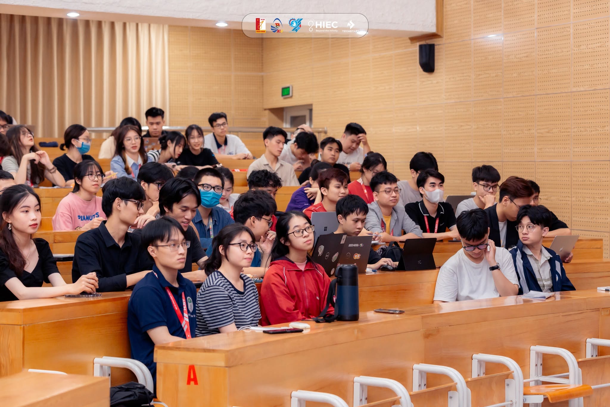 A packed Hall B1 with attending students